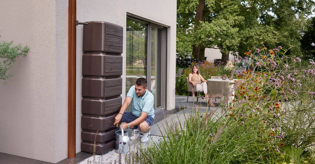 P Slim Wood Decor Wandtank 350L darkwood 02 frg Screen