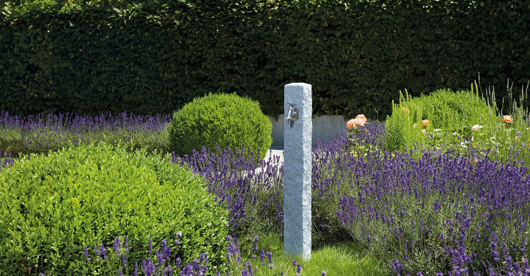 Granit Wasserzapfsäule lightgranite