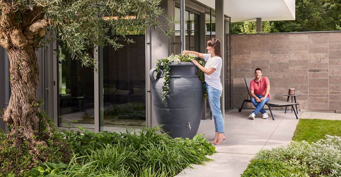 E Antik Amphore Regenspeicher 600L darkgranite 01 Screen